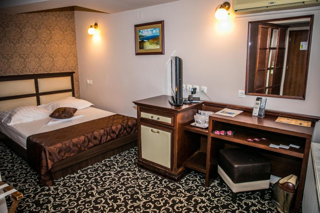 Hotel Megalos 콘스탄차 외부 사진